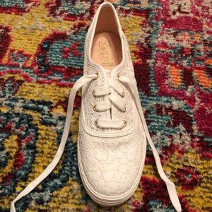 keds triple painted crochet cream